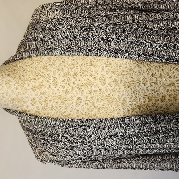 Chico's Travelers Open Front Open Weave 3/4 Sleeve Silvery Luster Mimi Jacket - Picture 8 of 11